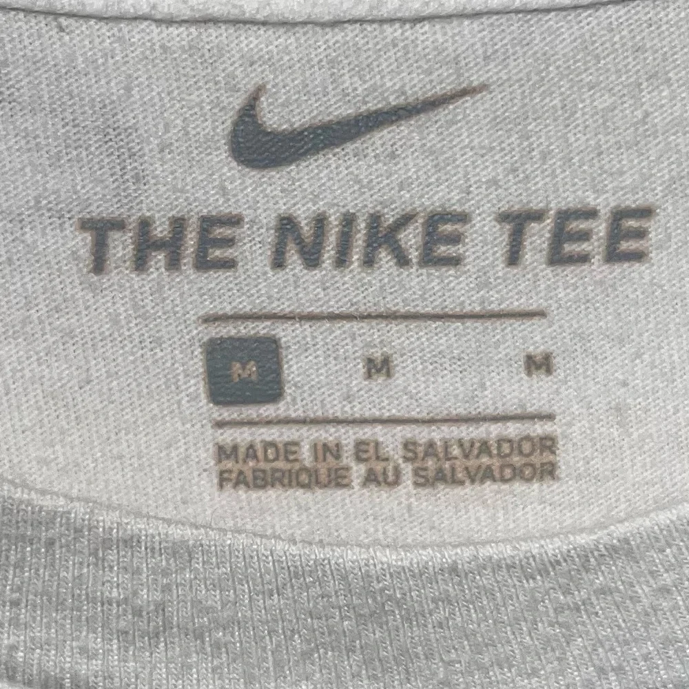 Nike The Nike Tee Paradise Plant T-shirt Size Medium